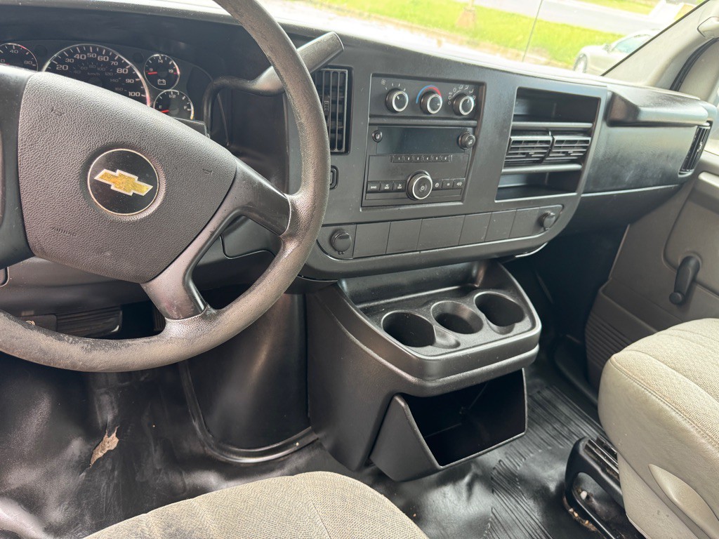 2014 Chevrolet Express Image 9