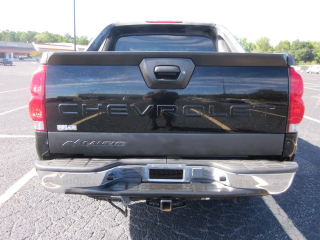 2005 Chevrolet Avalanche Image 4