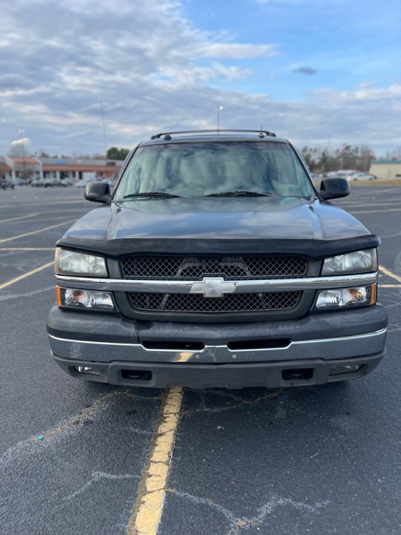 2005 Chevrolet Avalanche Image 8