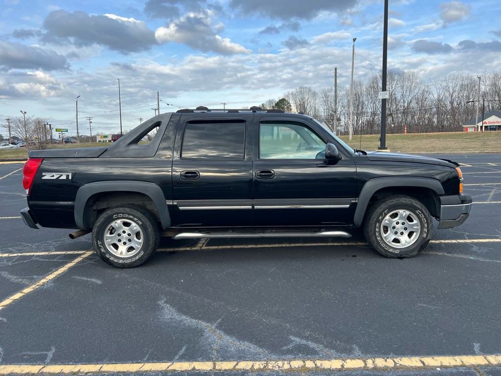 2005 Chevrolet Avalanche Image 9