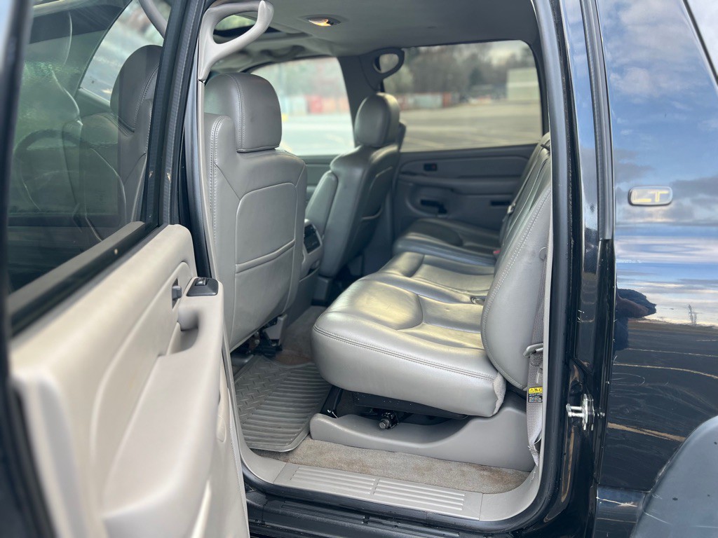 2005 Chevrolet Avalanche Image 12