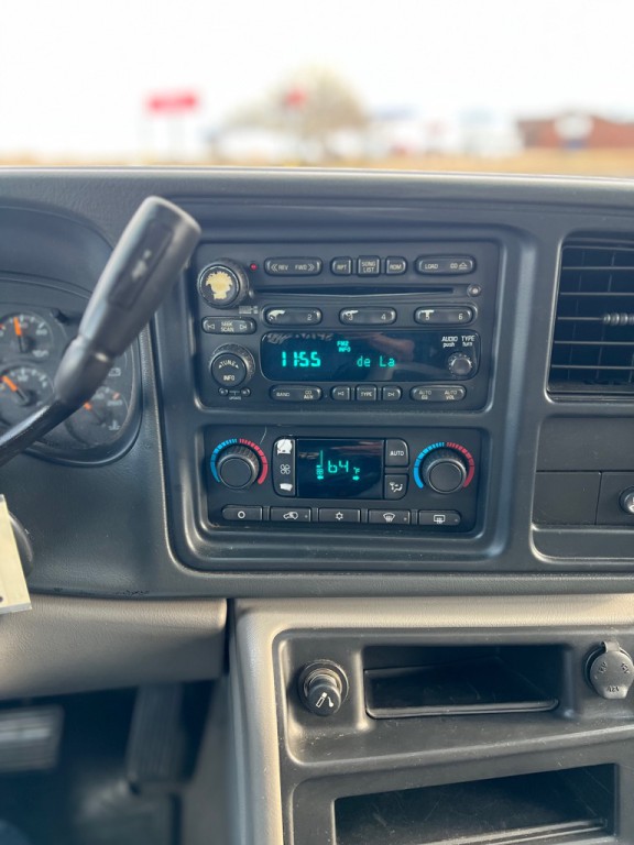 2005 Chevrolet Avalanche Image 14