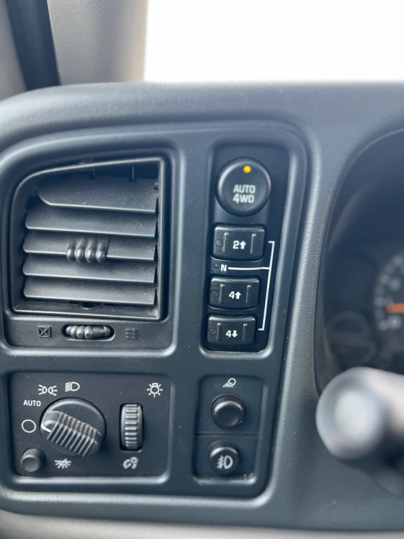 2005 Chevrolet Avalanche Image 15