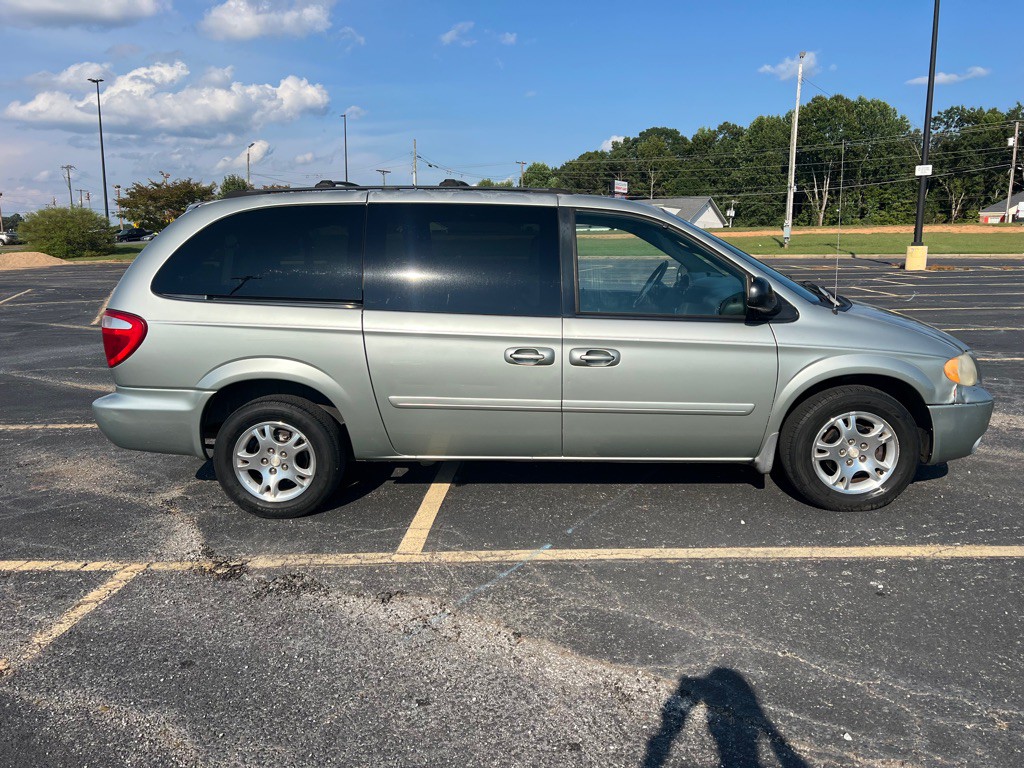 2004 Dodge Grand Caravan Image 3