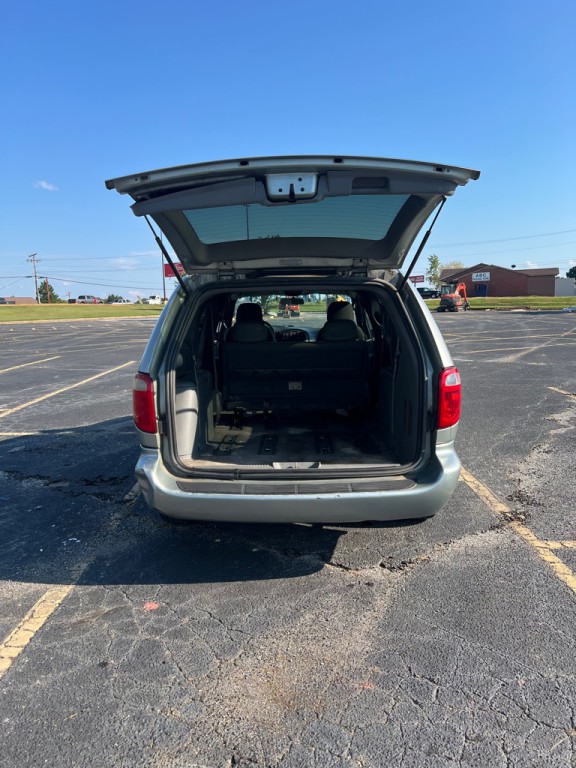 2004 Dodge Grand Caravan Image 5