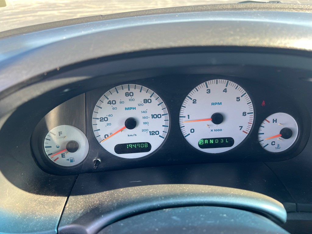2004 Dodge Grand Caravan Image 8