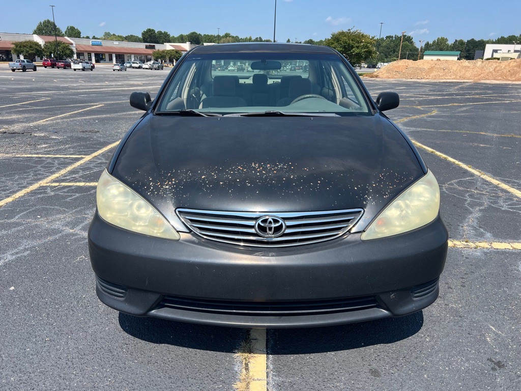 2005 Toyota Camry Image 2