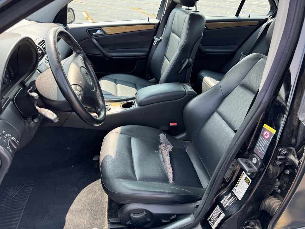2007 Mercedes-Benz C-Class Image 6