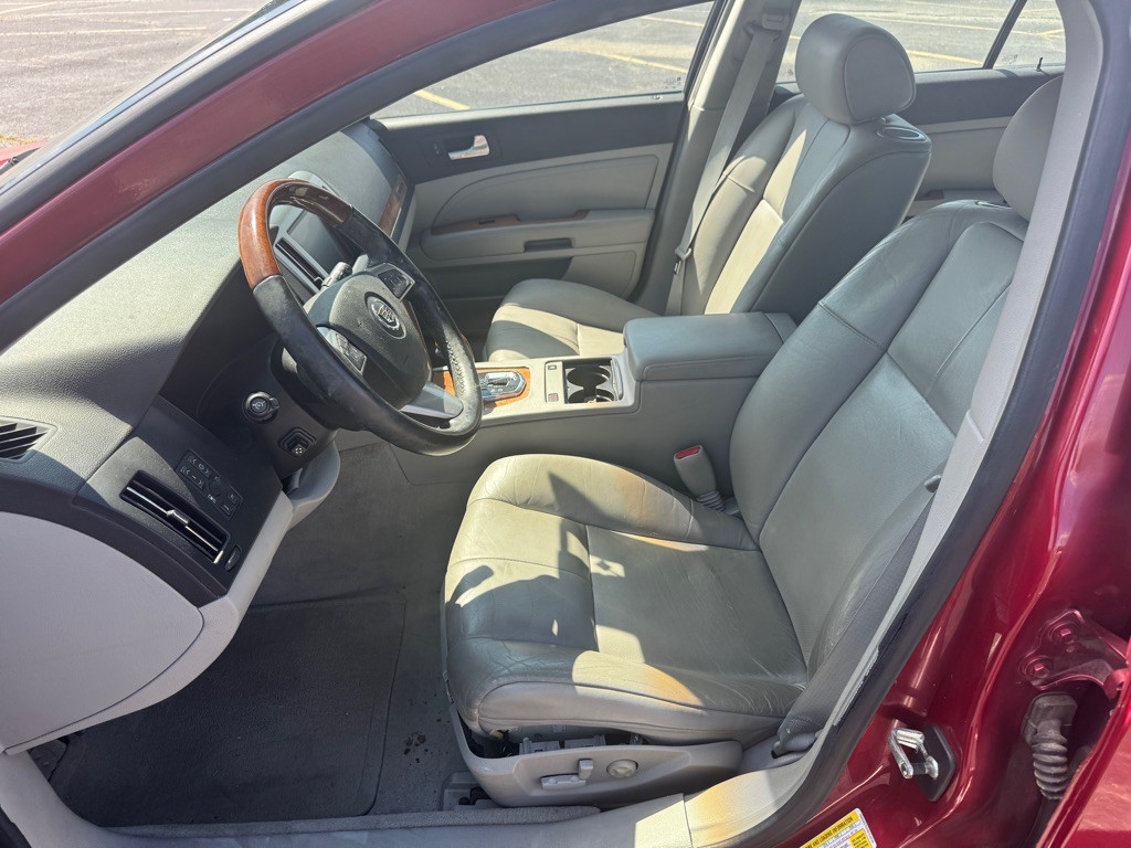 2009 Cadillac STS Image 8