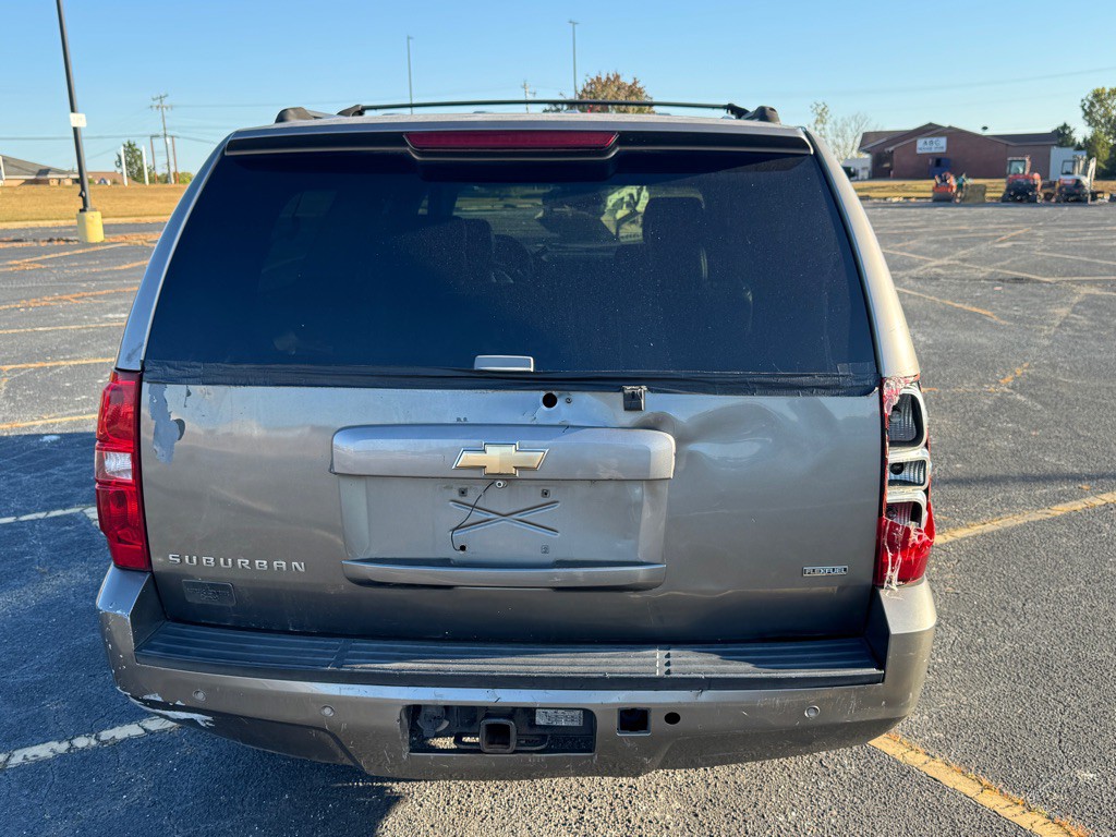 2007 Chevrolet Suburban Image 4
