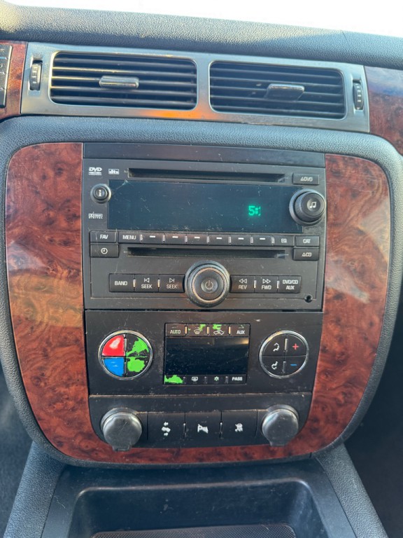 2007 Chevrolet Suburban Image 8