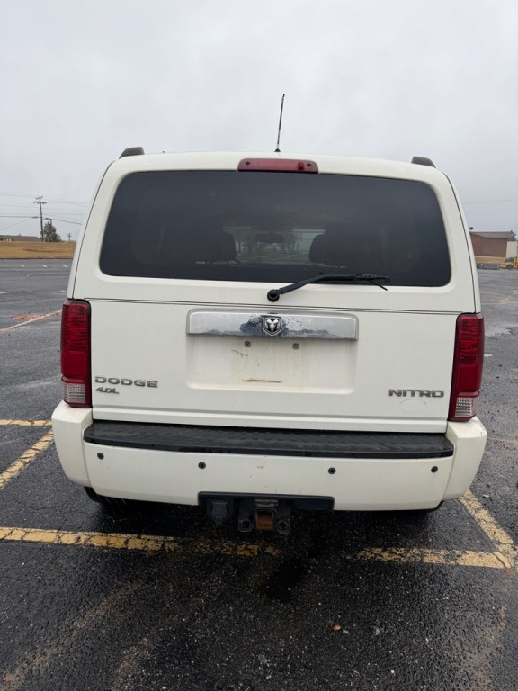 2010 Dodge Nitro Image 4