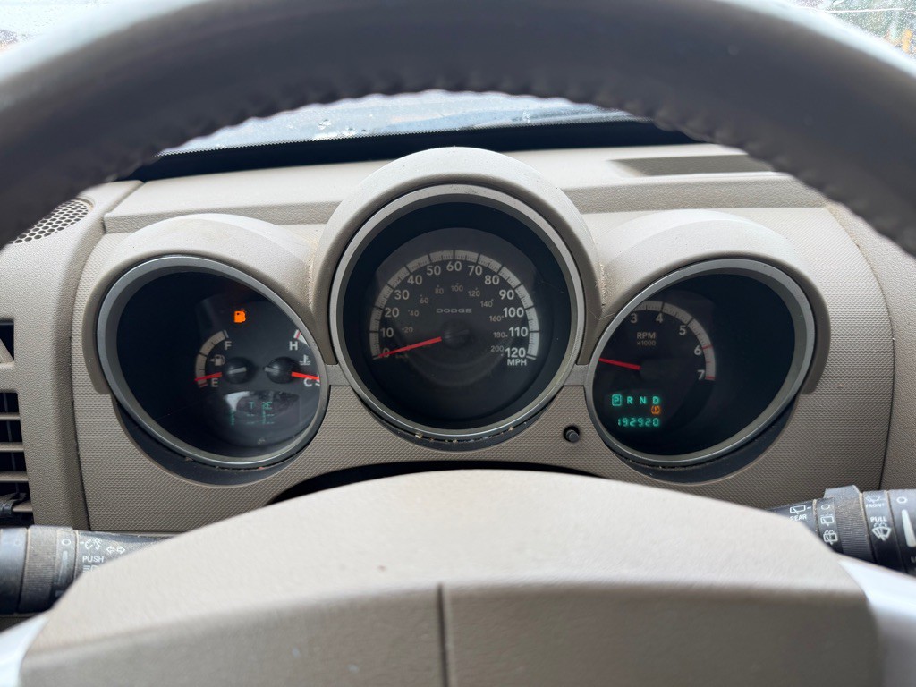 2010 Dodge Nitro Image 9