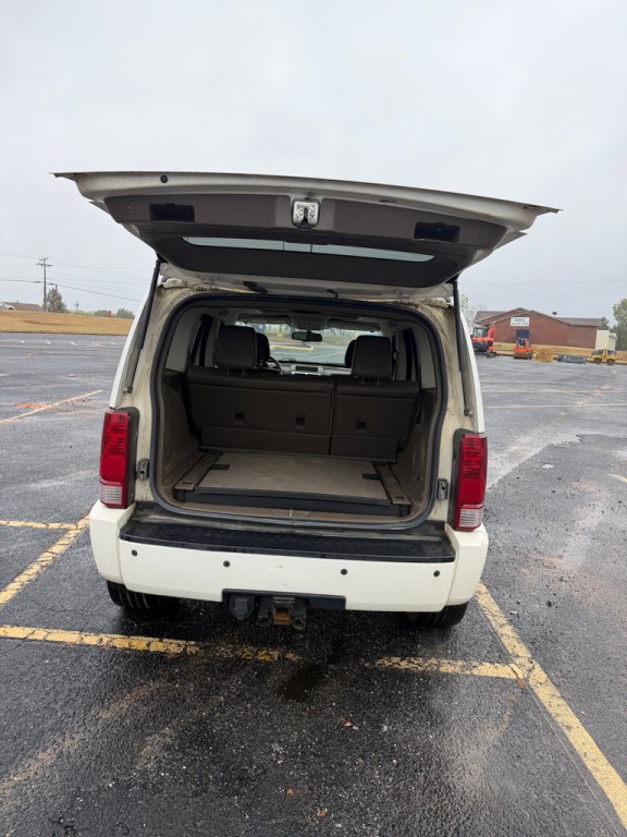 2010 Dodge Nitro Image 14