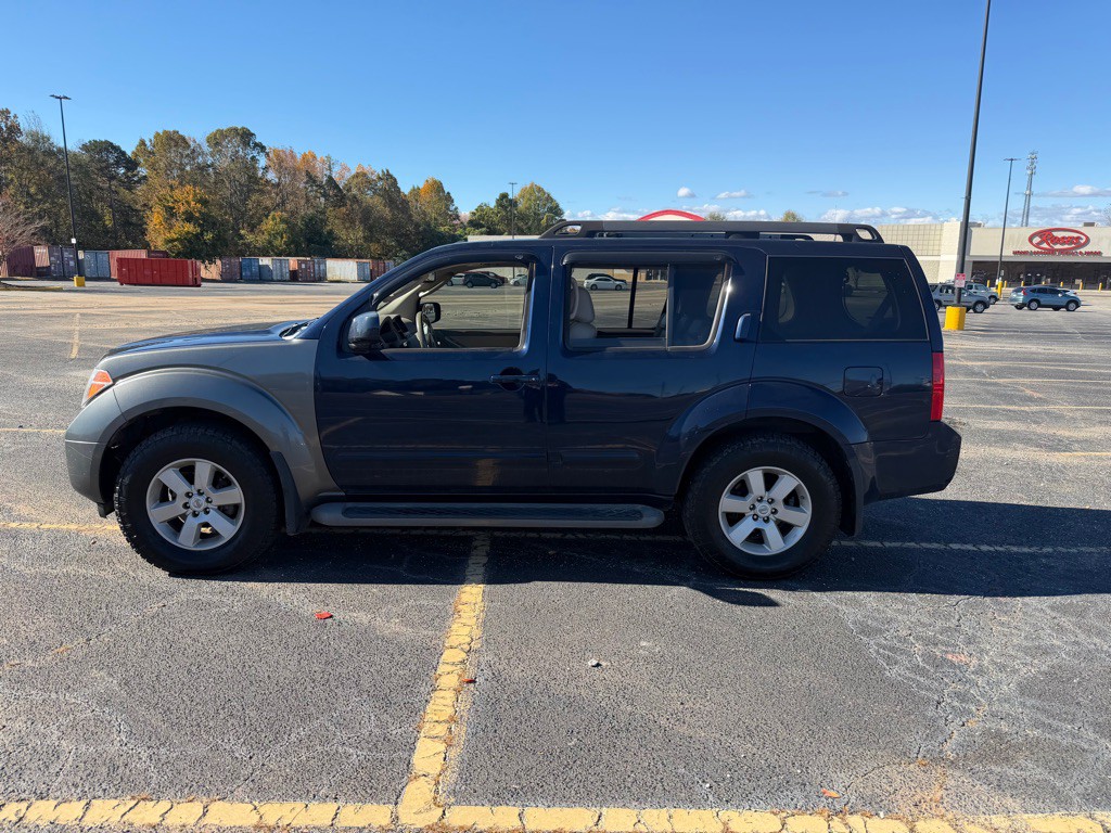 2008 Nissan Pathfinder Image 1