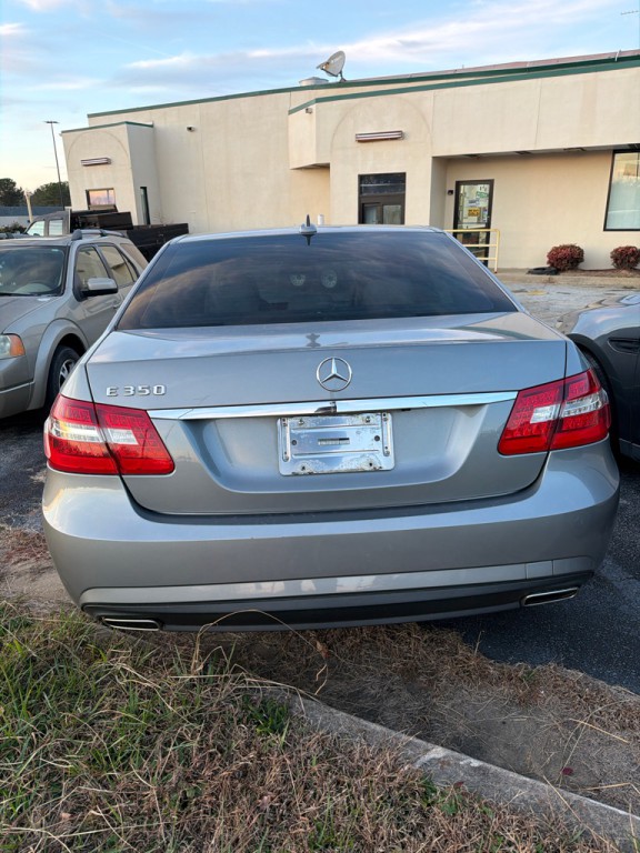 2011 Mercedes-Benz E-Class Image 3