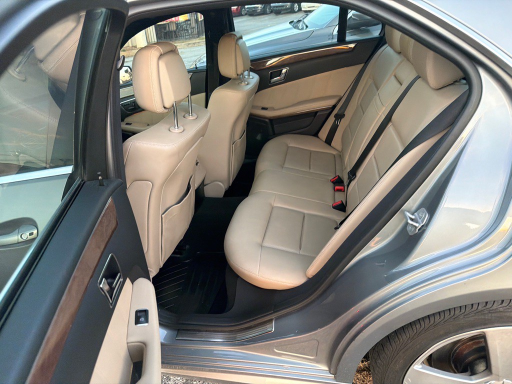 2011 Mercedes-Benz E-Class Image 5