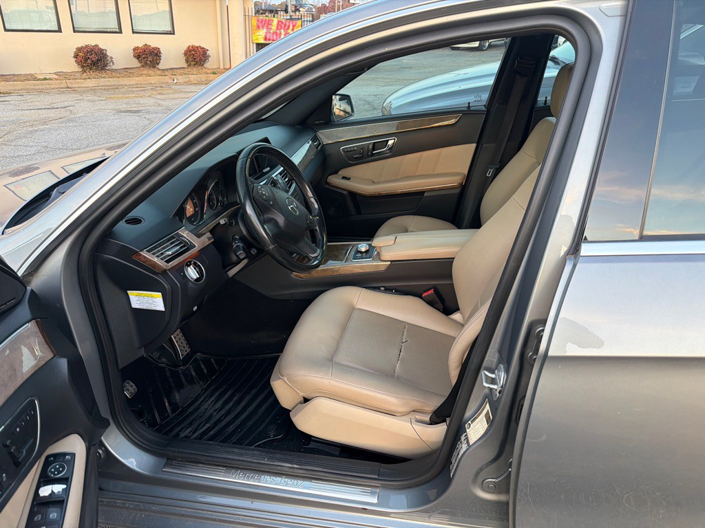 2011 Mercedes-Benz E-Class Image 6