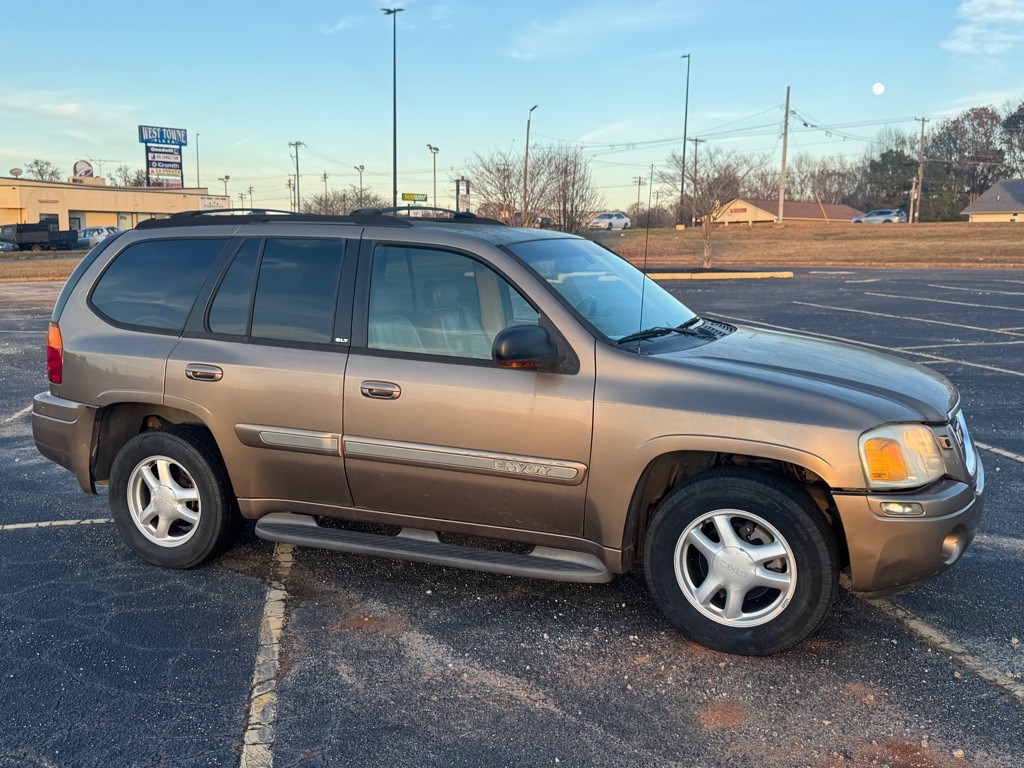 2003 GMC Envoy Image 3