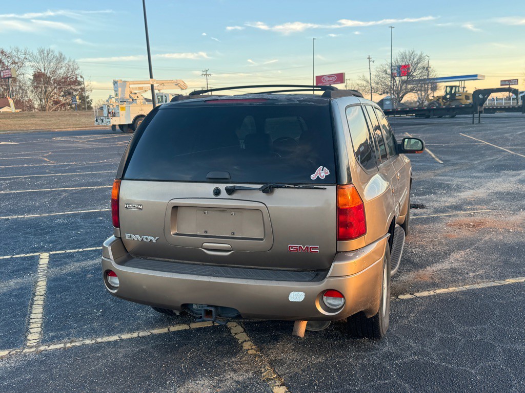 2003 GMC Envoy Image 4