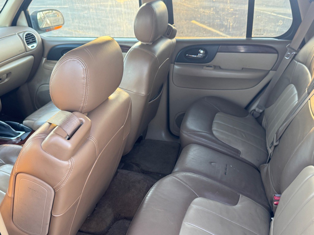 2003 GMC Envoy Image 6