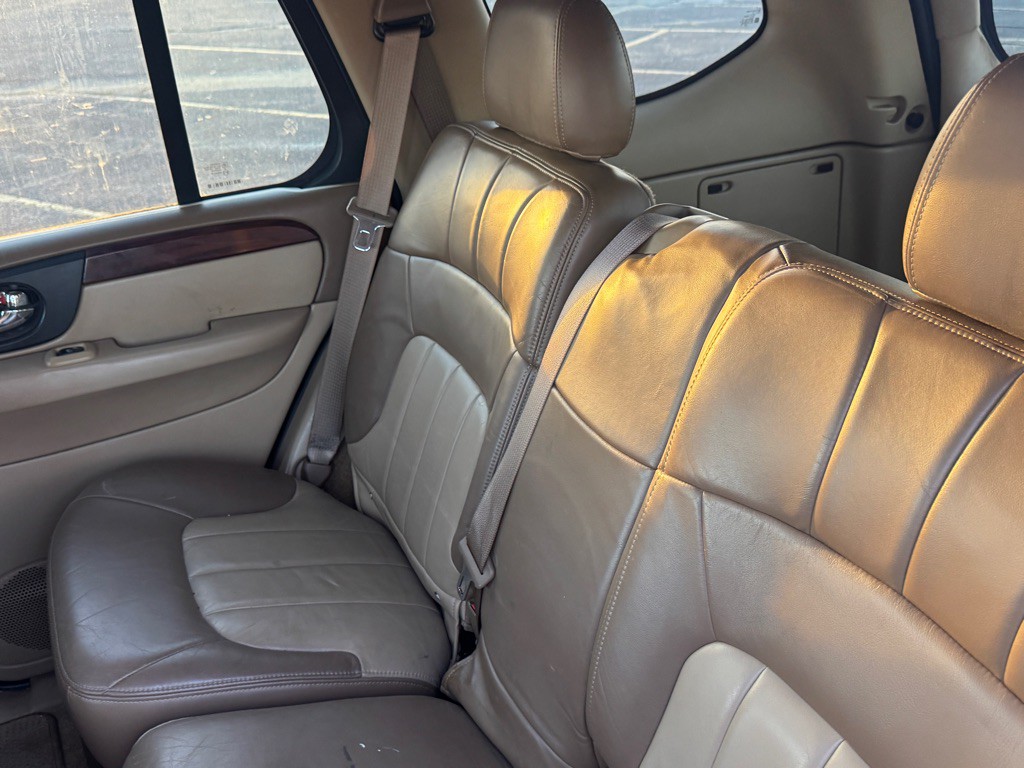 2003 GMC Envoy Image 7