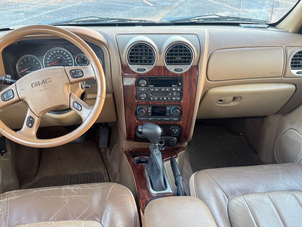 2003 GMC Envoy Image 8