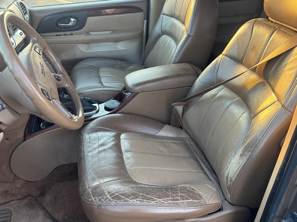 2003 GMC Envoy Image 10