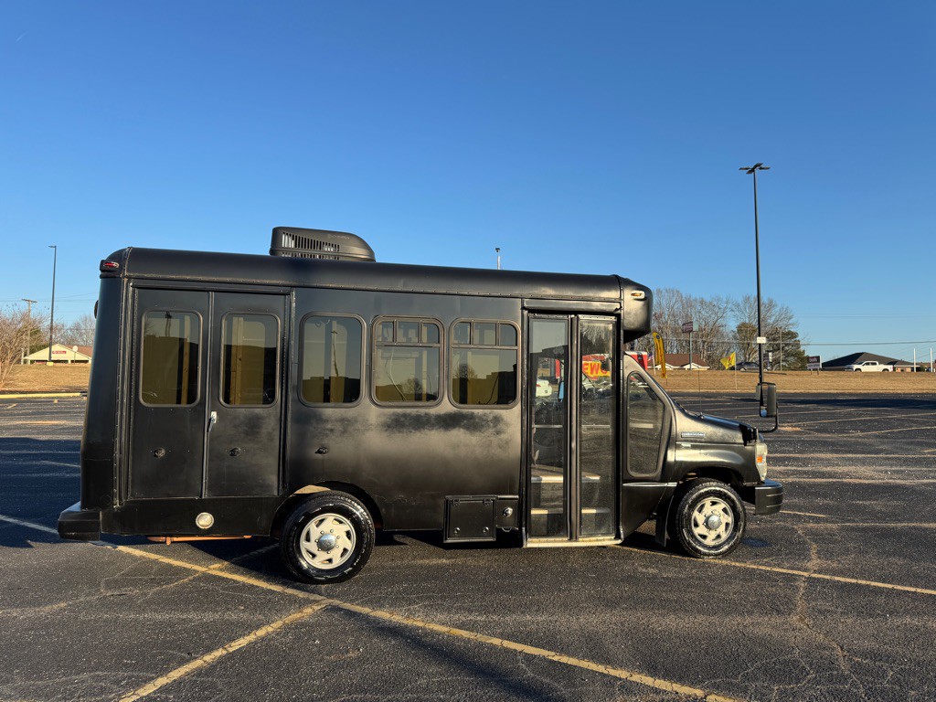 2010 Ford Econoline Image 4