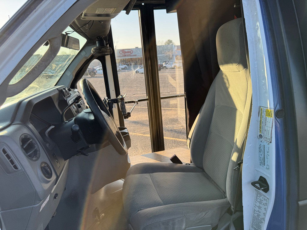 2010 Ford Econoline Image 6