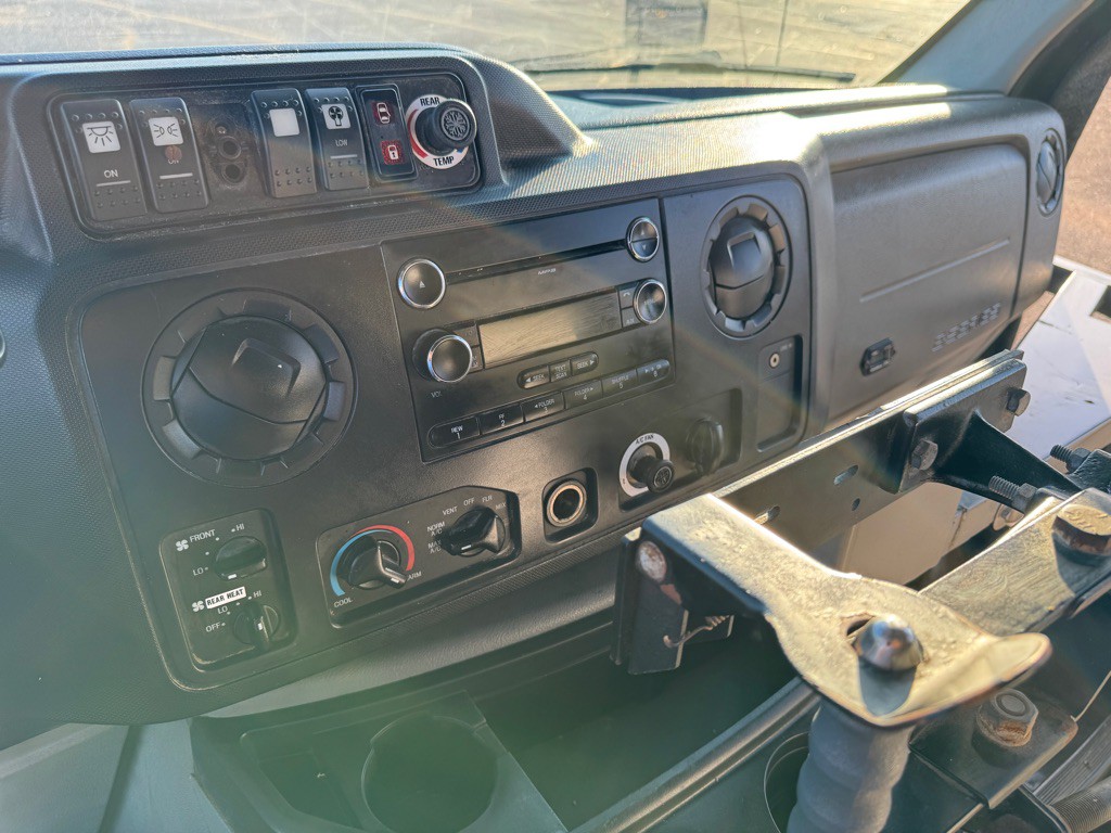 2010 Ford Econoline Image 7