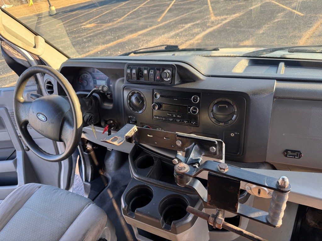 2010 Ford Econoline Image 8