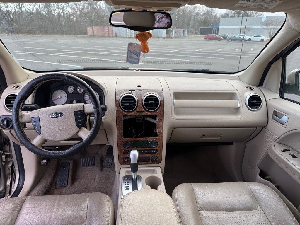 2005 Ford Freestyle Image 10