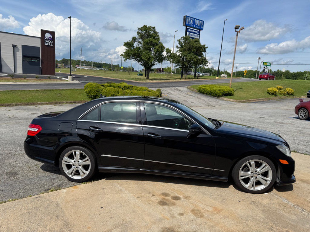 2013 Mercedes-Benz E-Class Image 2