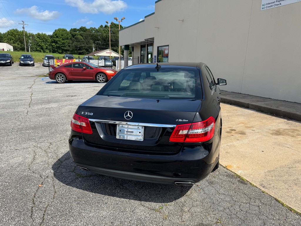 2013 Mercedes-Benz E-Class Image 3