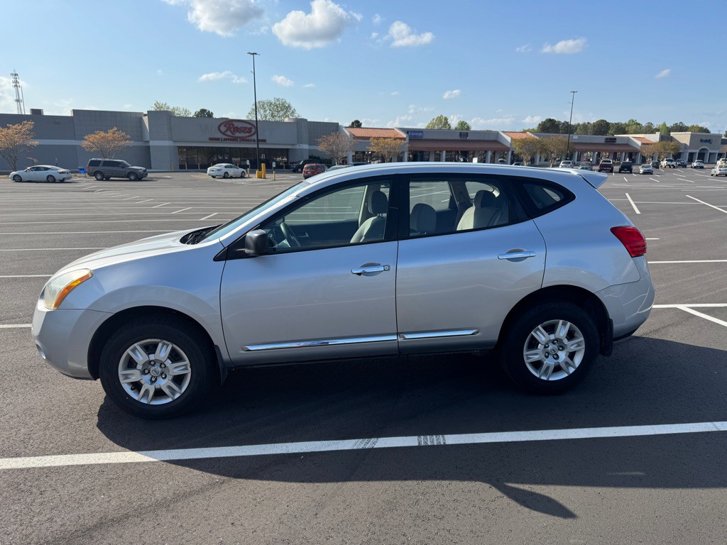 2013 Nissan Rogue Image 1