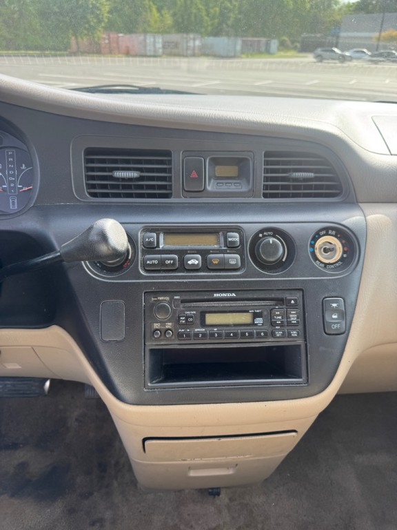 2002 Honda Odyssey Image 8