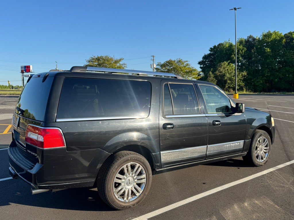 2008 Lincoln Navigator Image 4