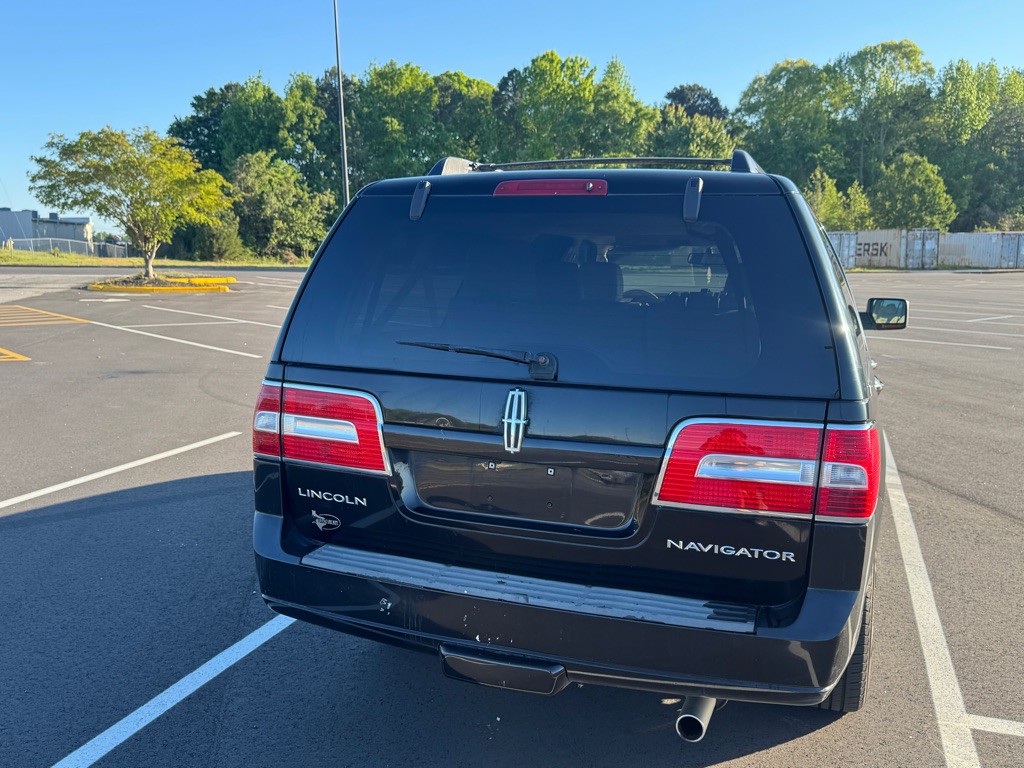 2008 Lincoln Navigator Image 5