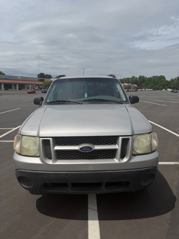 2005 Ford Explorer Image 2