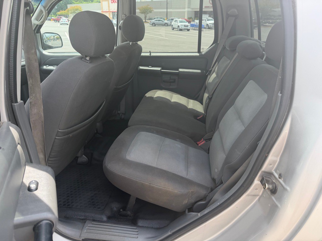 2005 Ford Explorer Image 5