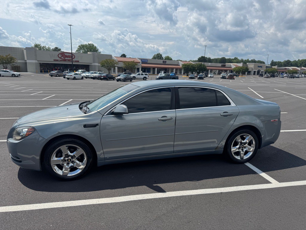 2009 Chevrolet Malibu Image 1