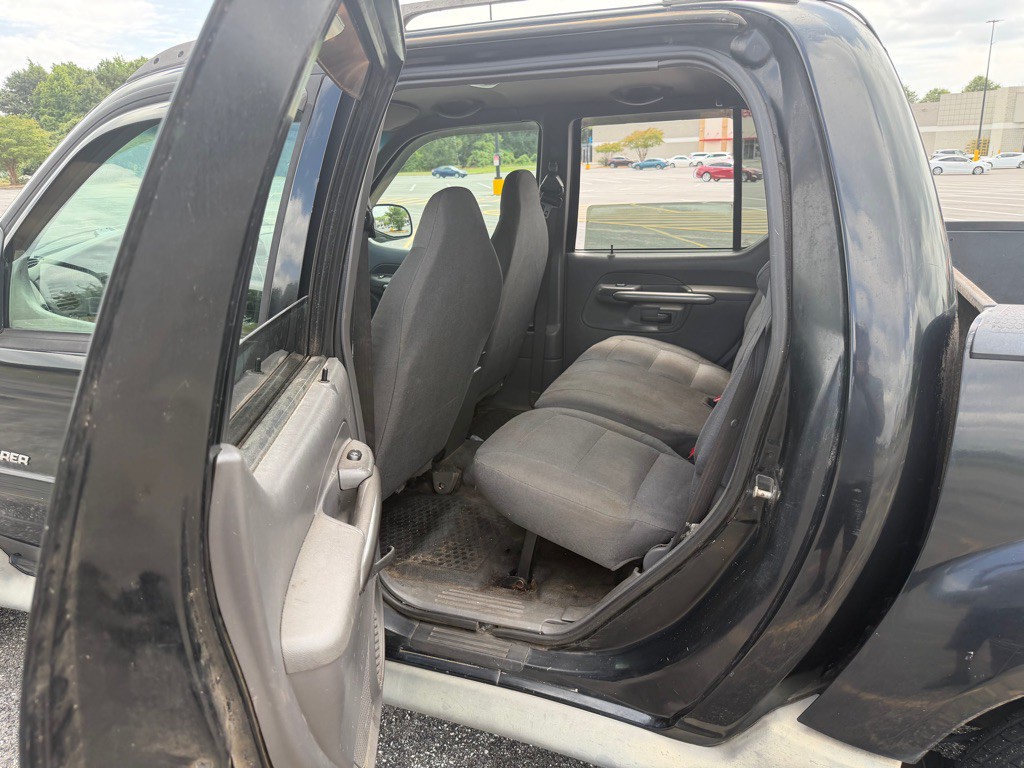 2001 Ford Explorer Image 5