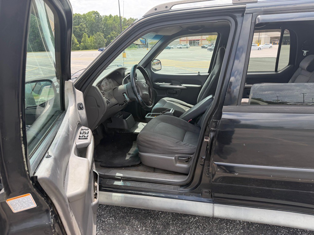 2001 Ford Explorer Image 6