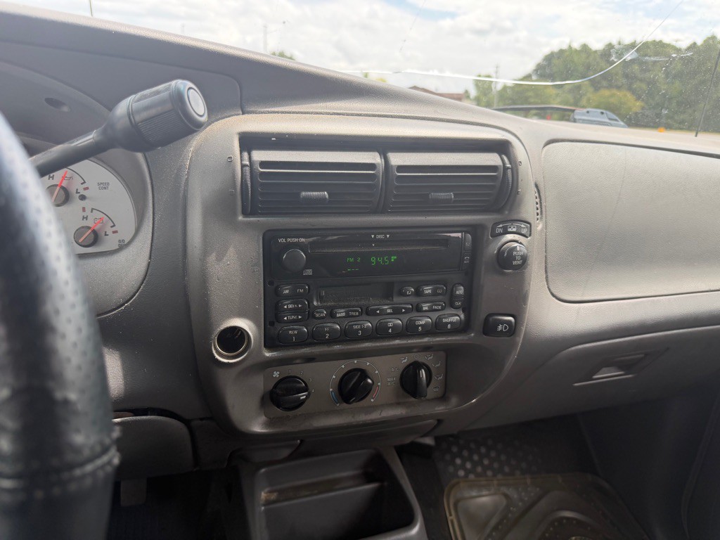2001 Ford Explorer Image 7