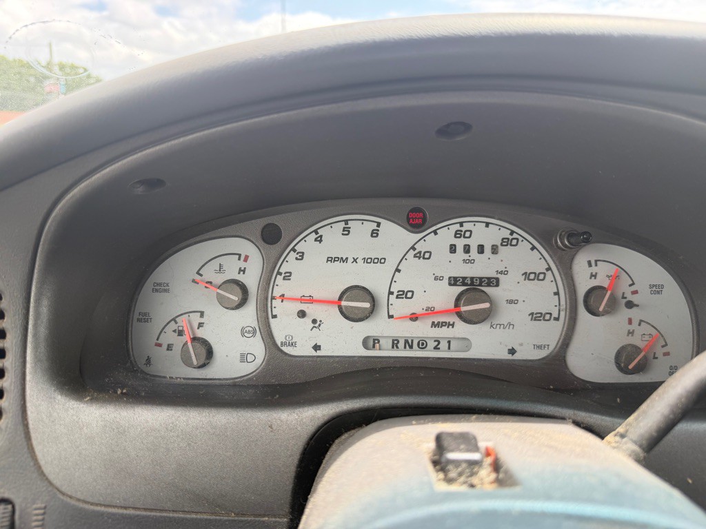 2001 Ford Explorer Image 8