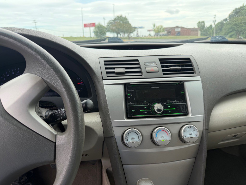 2011 Toyota Camry Image 7