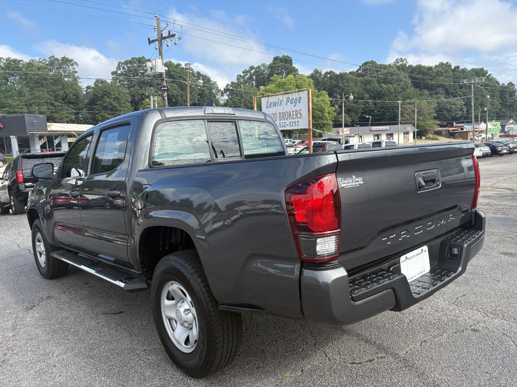 2018 Toyota Tacoma Image 3