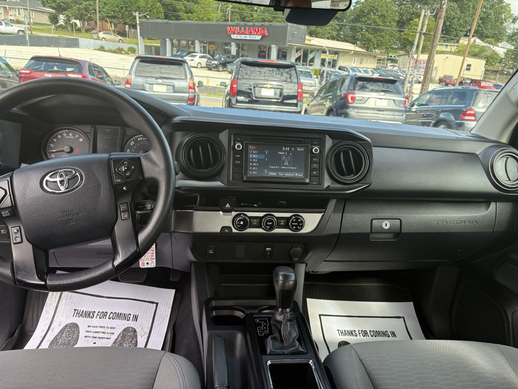 2018 Toyota Tacoma Image 12