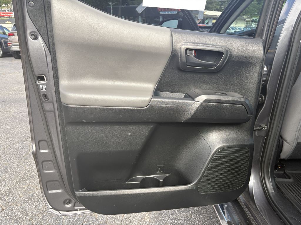 2018 Toyota Tacoma Image 13